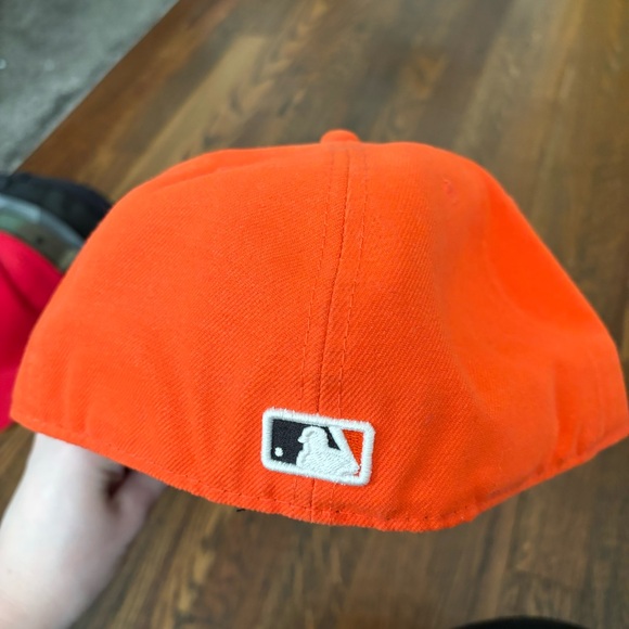 New York Yankees hat orange and black - Picture 2 of 7